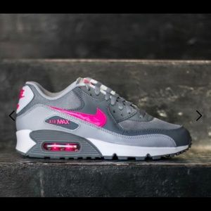 Nike Air Max Girls toddler 9, runs small!!